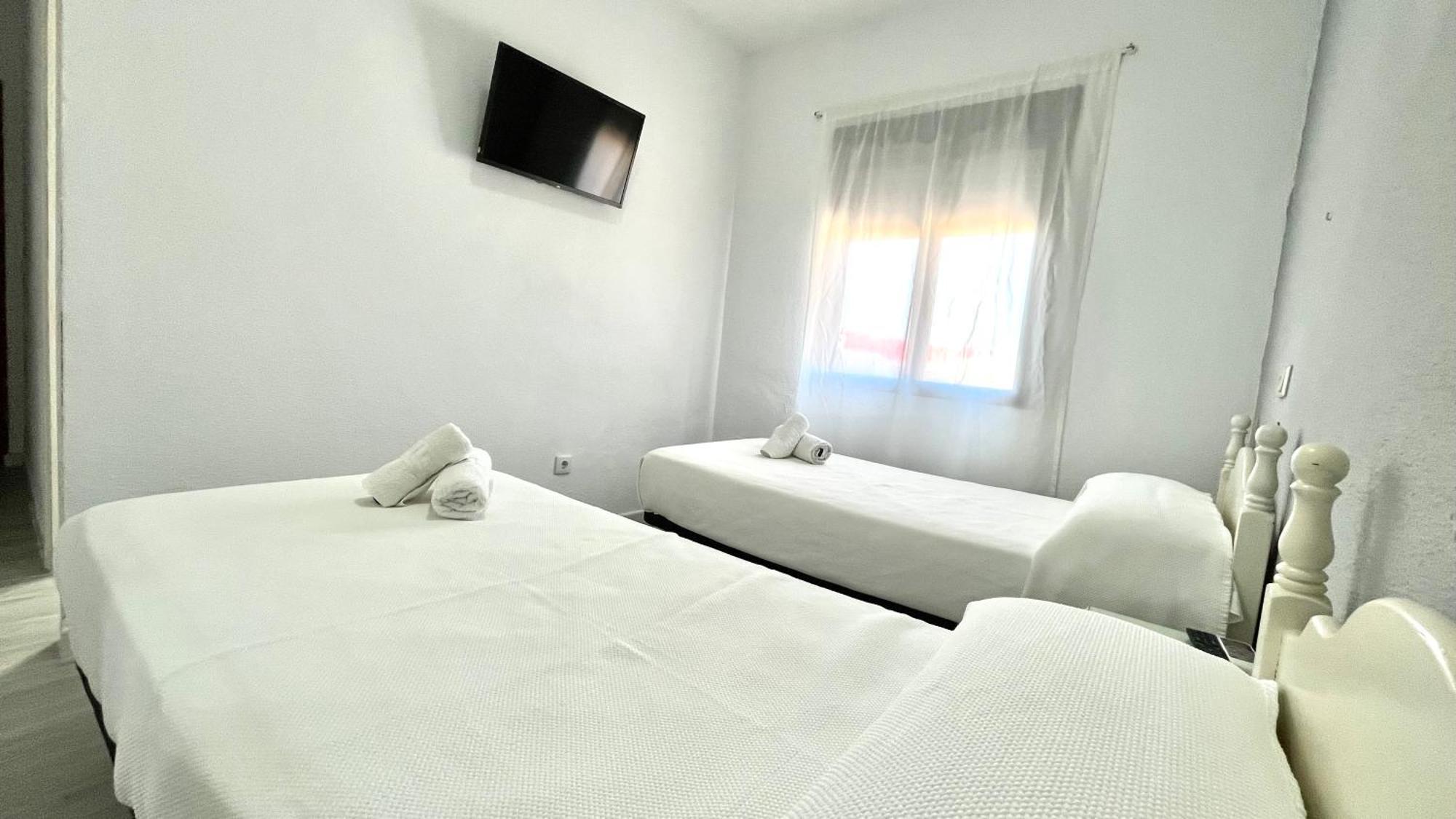 Hostal Carlos III Aldea Quintana Zewnętrze zdjęcie