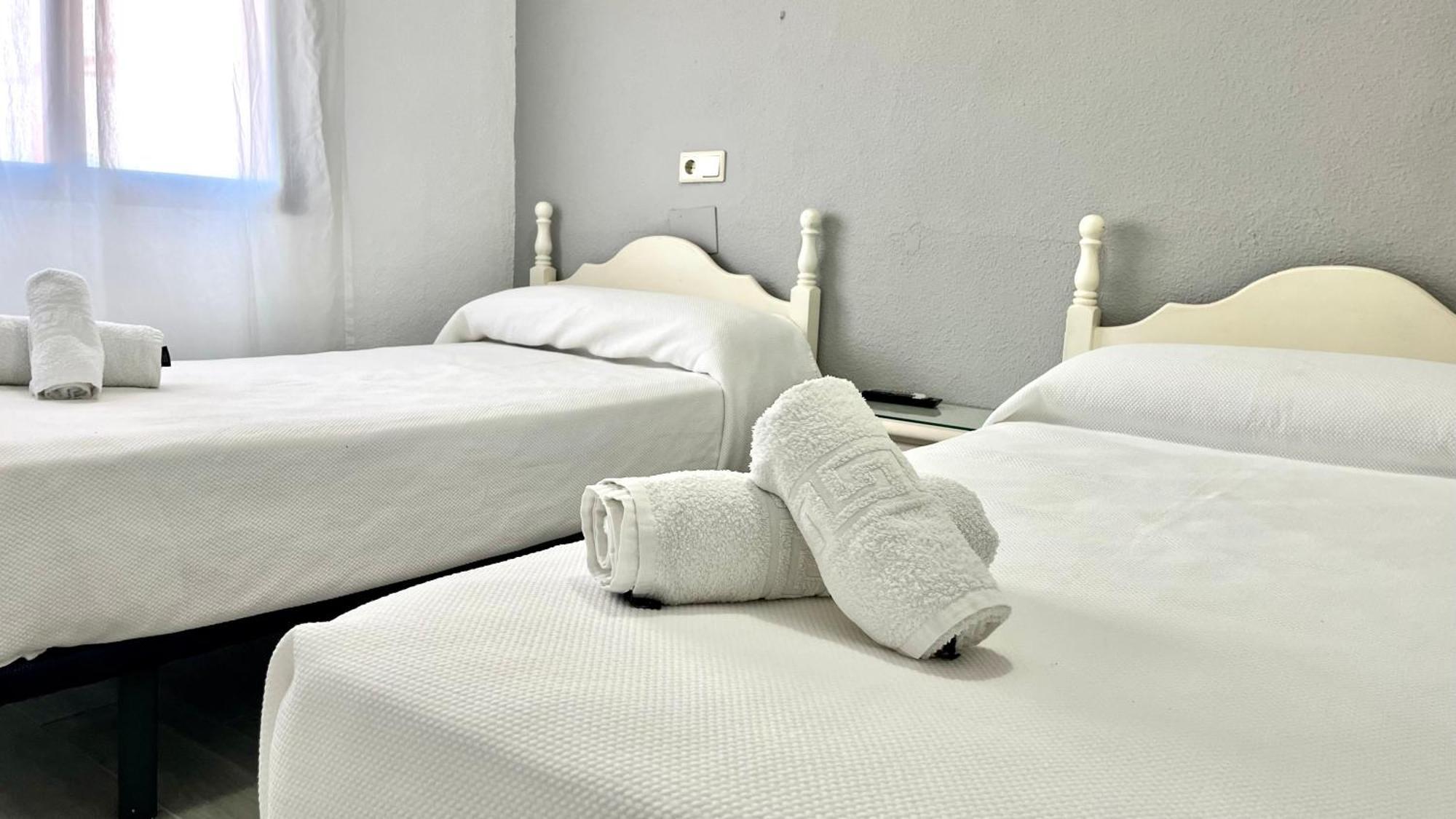 Hostal Carlos III Aldea Quintana Zewnętrze zdjęcie