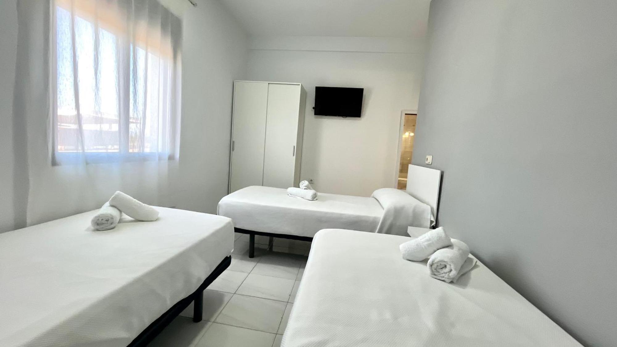 Hostal Carlos III Aldea Quintana Zewnętrze zdjęcie