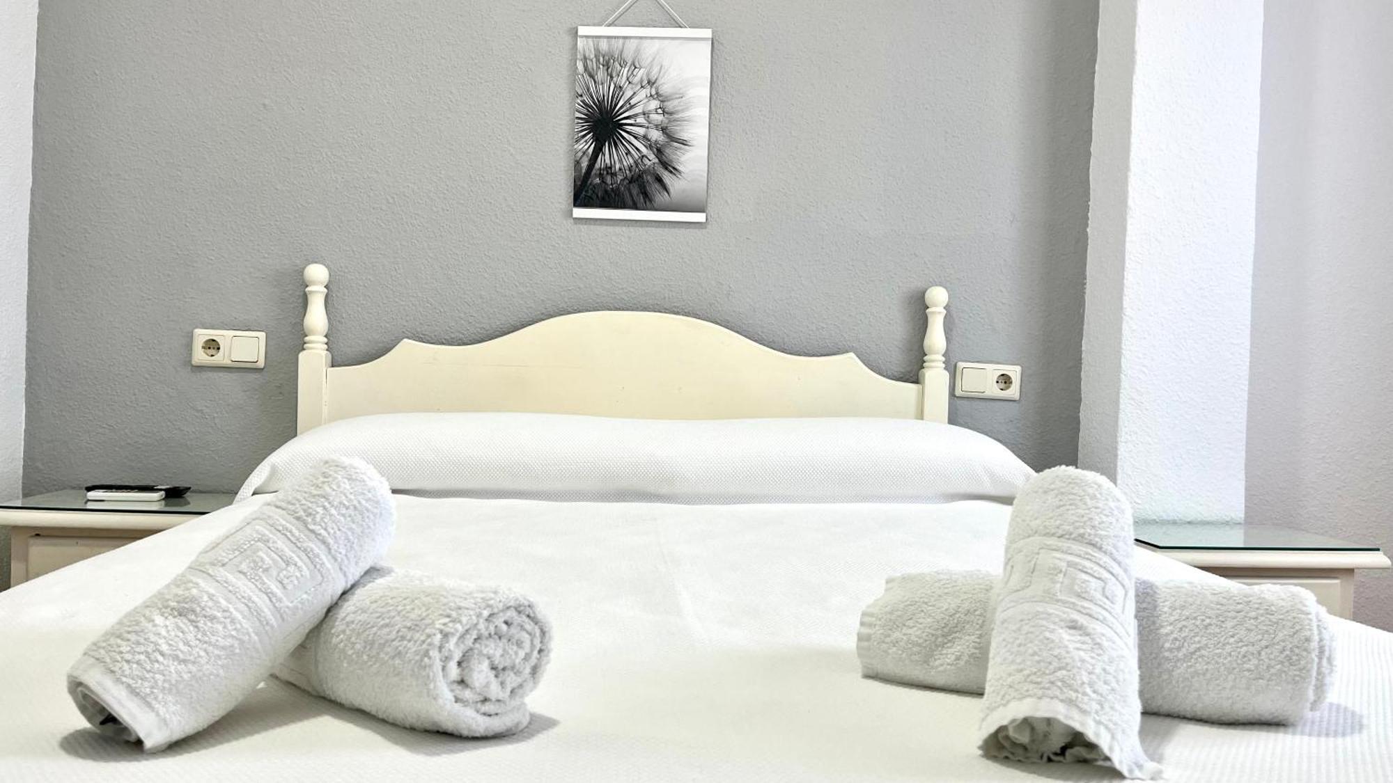 Hostal Carlos III Aldea Quintana Zewnętrze zdjęcie